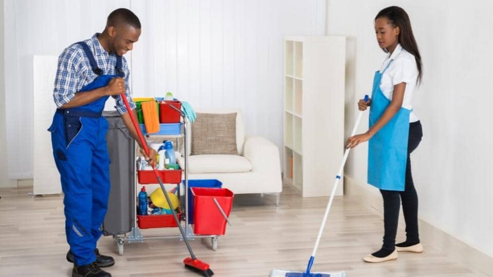Do Landlords Have to Clean Between Tenants
